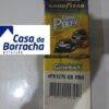Embalagem de correia Poly V da Goodyear com carros de corrida.