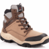 Bota masculina em couro com detalhes em cinza e sola preta.