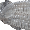 Mangueira plástica transparentes em formato espiral.