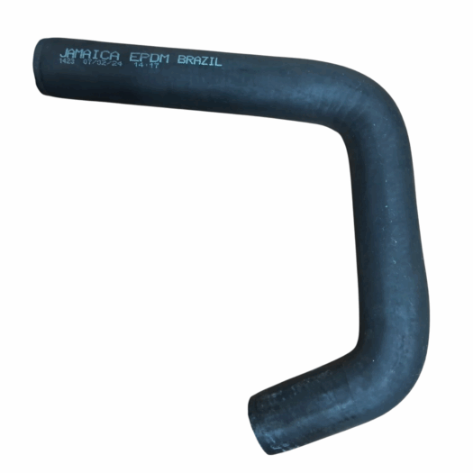 Mangueira curva de borracha preta com inscrição "JAMAICA EPDM BRAZIL".