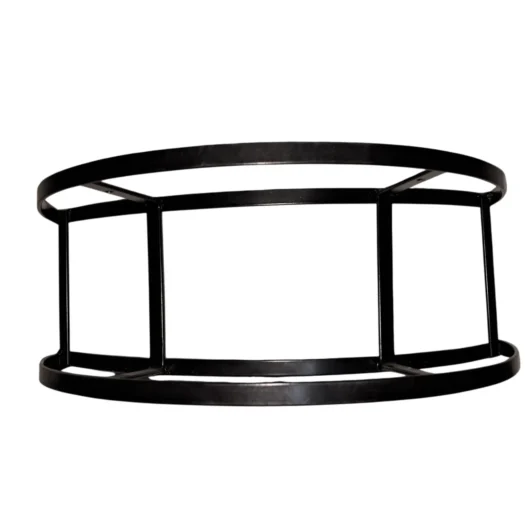 Estrutura metálica circular preta, sem base ou fechamento.