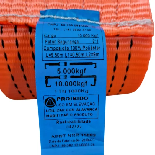 Etiqueta de uma cinta de elevação com informações de carga e segurança