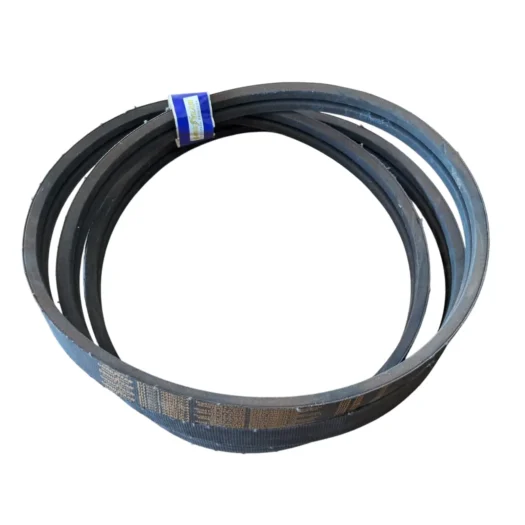 Três correias pretas sob fundo branco