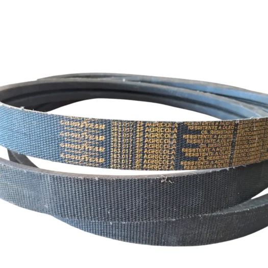 Correias agrícolas de borracha com inscrição e diferentes texturas.