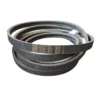 Conjunto de correias Goodyear empilhadas.