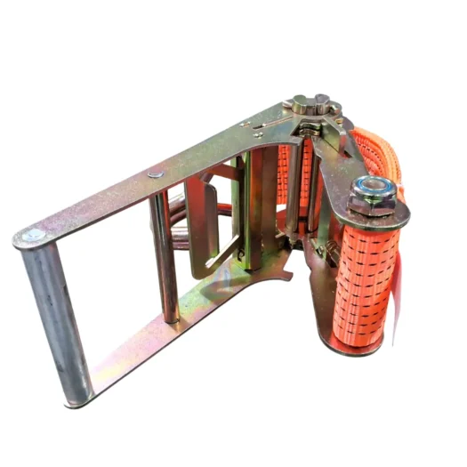 Dispositivo de enrolar cordas laranja com estrutura metálica.