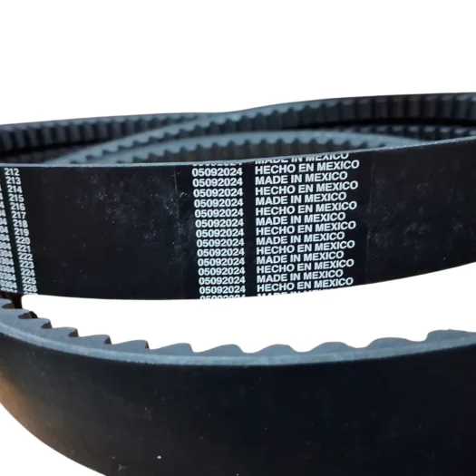 Correias pretas com marcações e texto em branco, fabricadas no México.