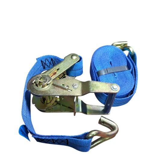Cinta de amarração azul com catraca e ganchos metálicos.