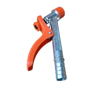 Dispositivo de alta press&atilde;o com gatilho e final met&aacute;lico para mangueiras de jardim.