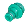Conector de plástico verde com rosca e anéis de vedação.
