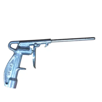 Pistola de ar comprimido de metal com bico longo.