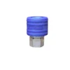 Conector hexagonal com revestimento azul, parte inferior metálica.