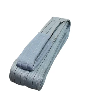 Cinta de nylon cinza dobrada, com costuras em linhas mais claras.