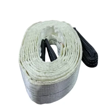 Fita t&ecirc;xtil enrollada nas cores branca e preta.