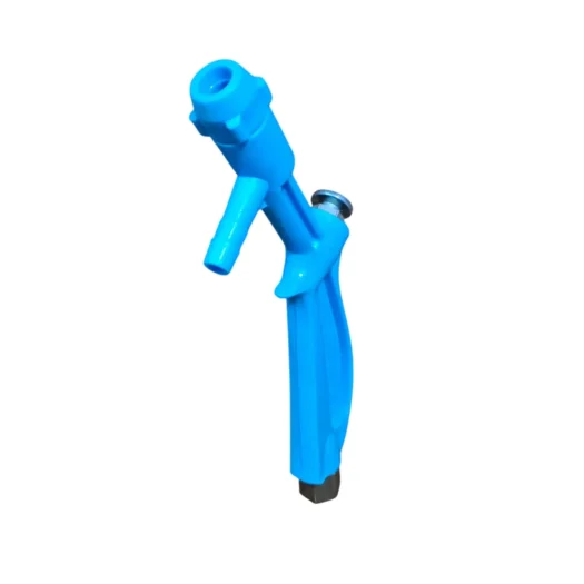 Dispositivo azul com formato de gatilho e mangueira, utilizado para pulverização.