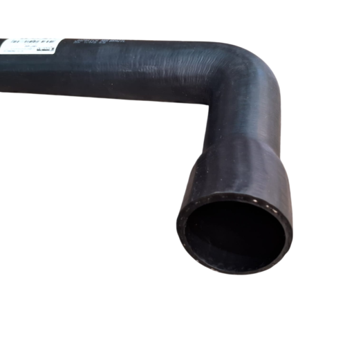 Tubo curvo preto com extremidade de encaixe