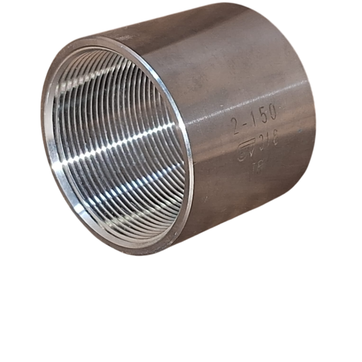Conector de metal com rosca interna e superfície polida.