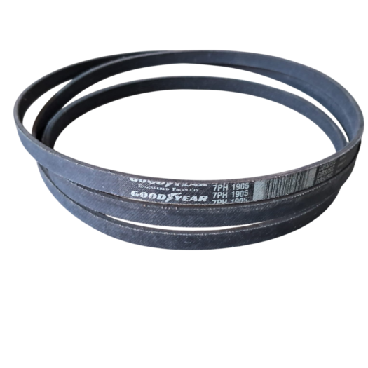 Três correias Goodyear empilhadas, com inscrição visível.