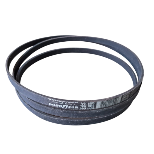 Três correias Goodyear empilhadas, visíveis na cor preta com detalhes na etiqueta.