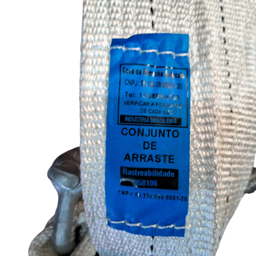 Etiquetas de um conjunto de arraste com informações de contato e rastreabilidade