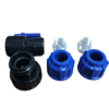 Conjunto de conexões plásticas em preto e azul com peças de encaixe brancas.